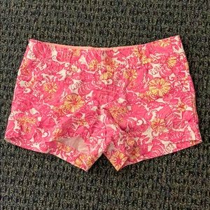 Lilly Pulitzer Chum bucket Walsh shorts